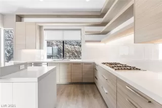 Photo #6: 2303159 Listing 