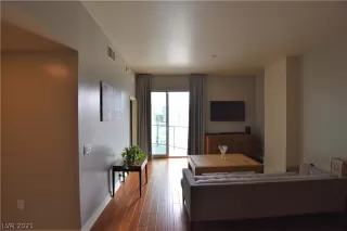 Photo #3: 2303165 Listing