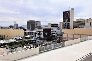 Photo #4: 2303165 Listing