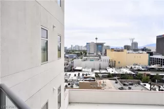 Photo #5: 2303165 Listing