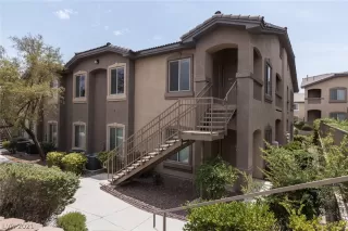 Photo #2: 2303189 Listing