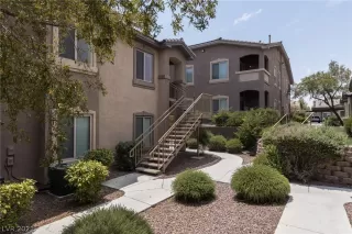 Photo #3: 2303189 Listing