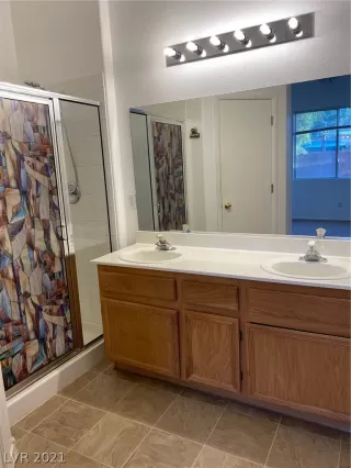 Photo #2: 2303220 Listing 