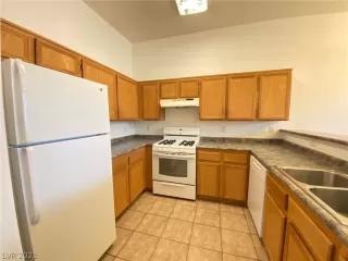 Photo #4: 2303220 Listing 