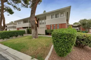 Photo #2: 2303236 Listing 