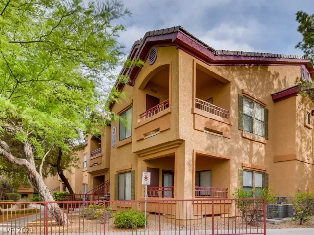 MLS: 2303245 Condo For Sale