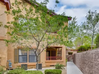 Photo #1: 2303245 Listing 