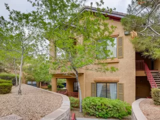 Photo #3: 2303245 Listing 