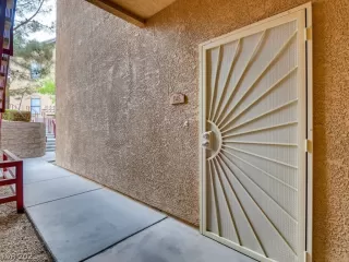 Photo #5: 2303245 Listing 