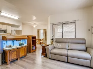 Photo #6: 2303245 Listing 