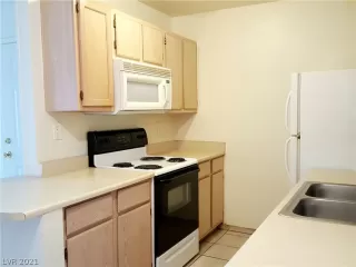 Photo #6: 2303246 Listing 