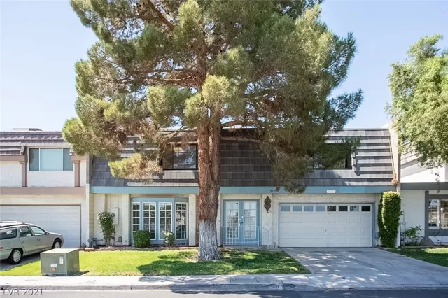 MLS: 2303248 Condo For Sale