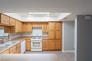 Photo #1: 2303248 Listing