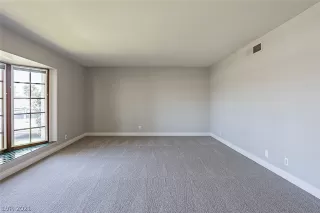 Photo #6: 2303248 Listing