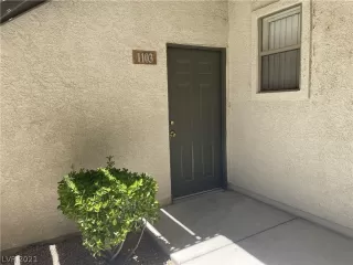 Photo #1: 2303284 Listing