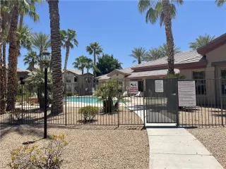 Photo #3: 2303284 Listing