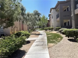 Photo #5: 2303284 Listing