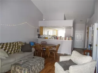 Photo #1: 2303291 Listing