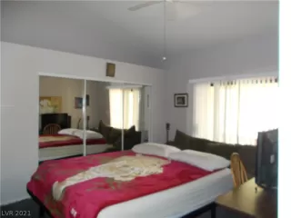 Photo #3: 2303291 Listing