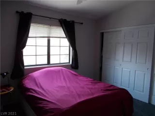 Photo #5: 2303291 Listing