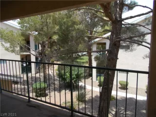 Photo #6: 2303291 Listing