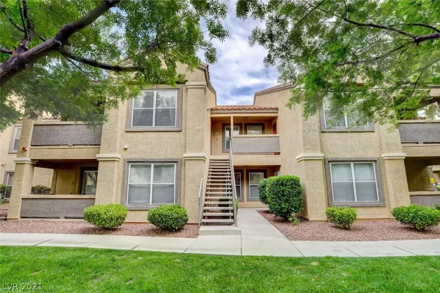 MLS: 2303293 Condo For Sale