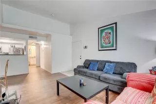 Photo #3: 2303293 Listing