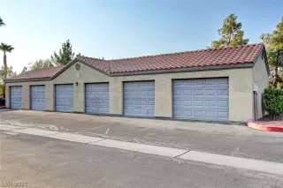 Photo #5: 2303293 Listing