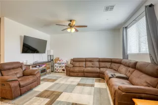 Photo #2: 2303296 Listing 