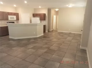 Photo #2: 2303300 Listing 