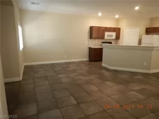Photo #3: 2303300 Listing 
