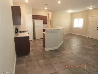 Photo #5: 2303300 Listing 