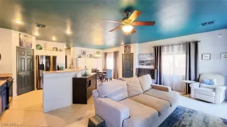 Photo #5: 2303314 Listing