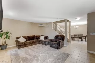 Photo #4: 2303321 Listing