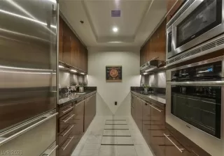 Photo #2: 2303351 Listing