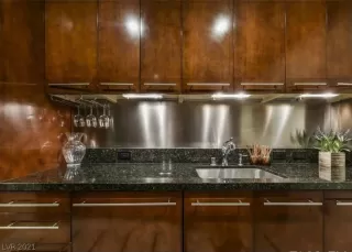 Photo #4: 2303351 Listing