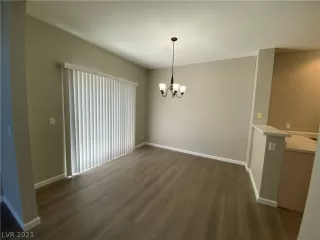 Photo #2: 2303401 Listing 