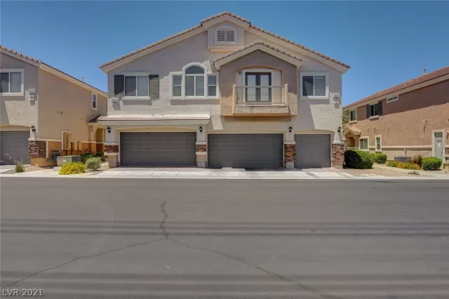 MLS: 2303422 Condo For Sale