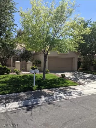 Photo #1: 2303449 Listing 