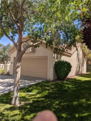 Photo #2: 2303449 Listing 