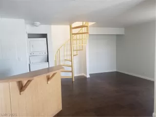 Photo #2: 2303450 Listing