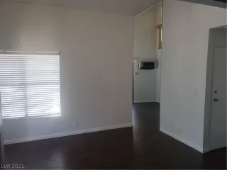 Photo #3: 2303450 Listing