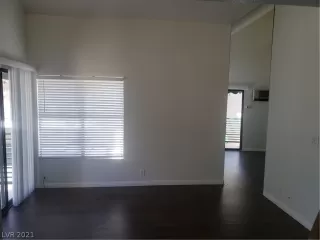 Photo #4: 2303450 Listing