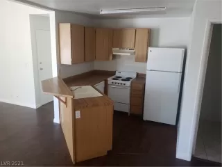 Photo #5: 2303450 Listing