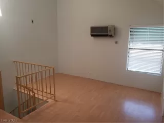 Photo #6: 2303450 Listing