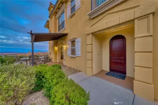 Photo #2: 2303467 Listing 