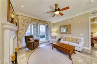 Photo #6: 2303467 Listing 