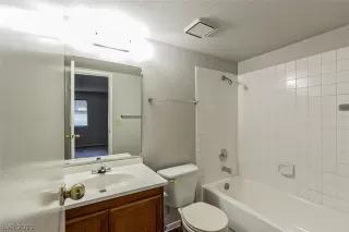 Photo #3: 2303480 Listing