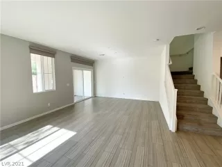 Photo #4: 2303494 Listing 