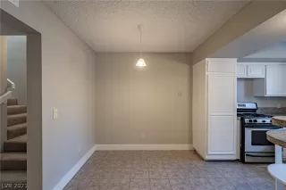 Photo #5: 2303500 Listing 